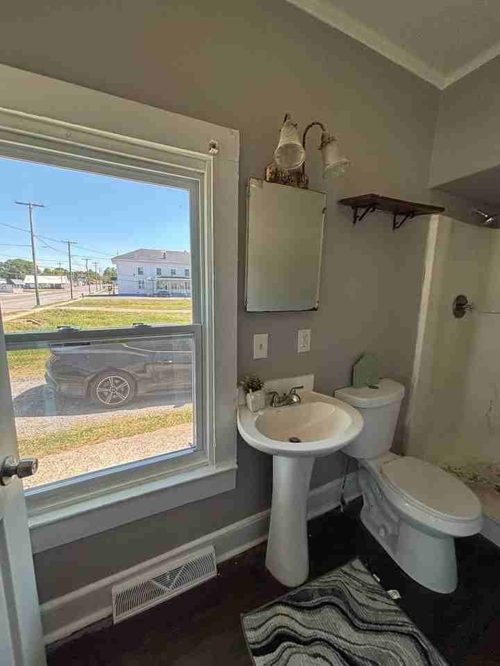 1900 E Ozark Ave - Photo 7 of 16