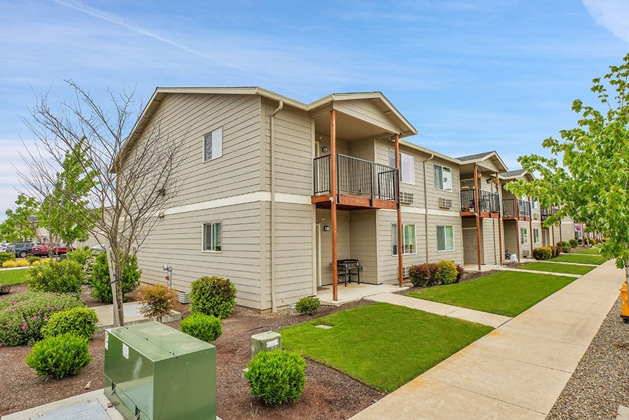 2250 W 10th Ave - Photo 3 of 26