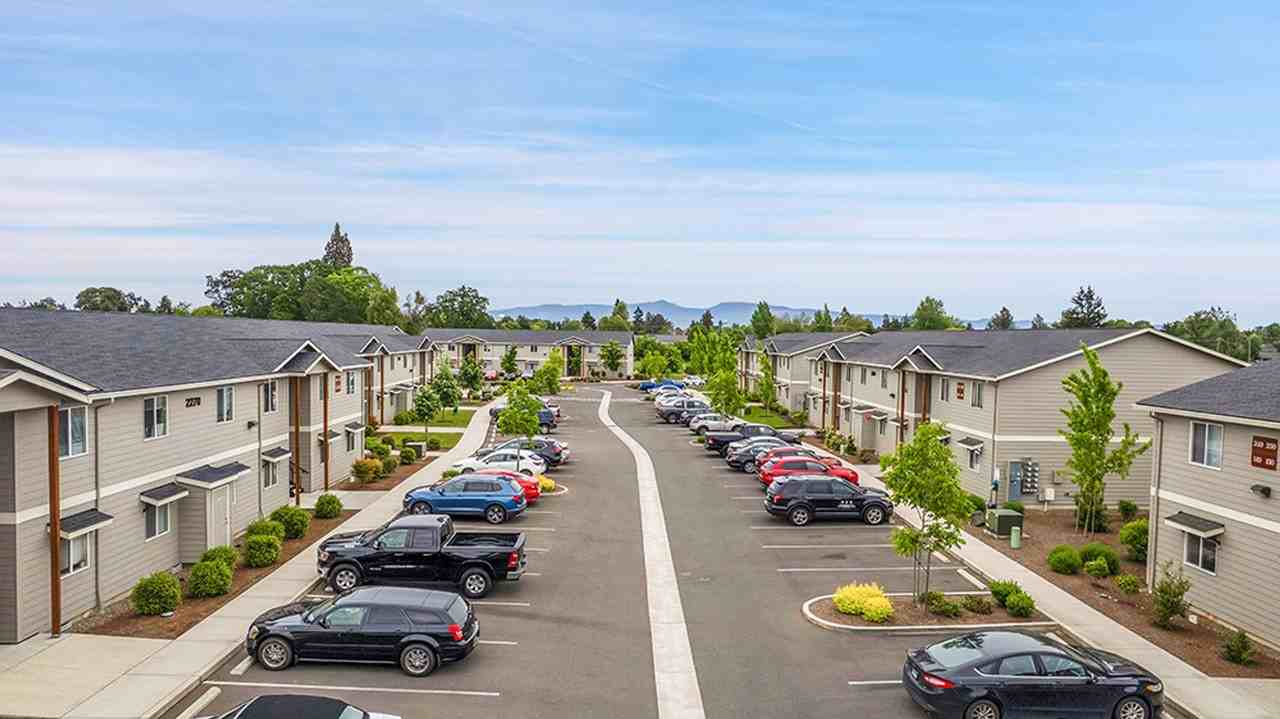 2250 W 10th Ave - Photo 6 of 26