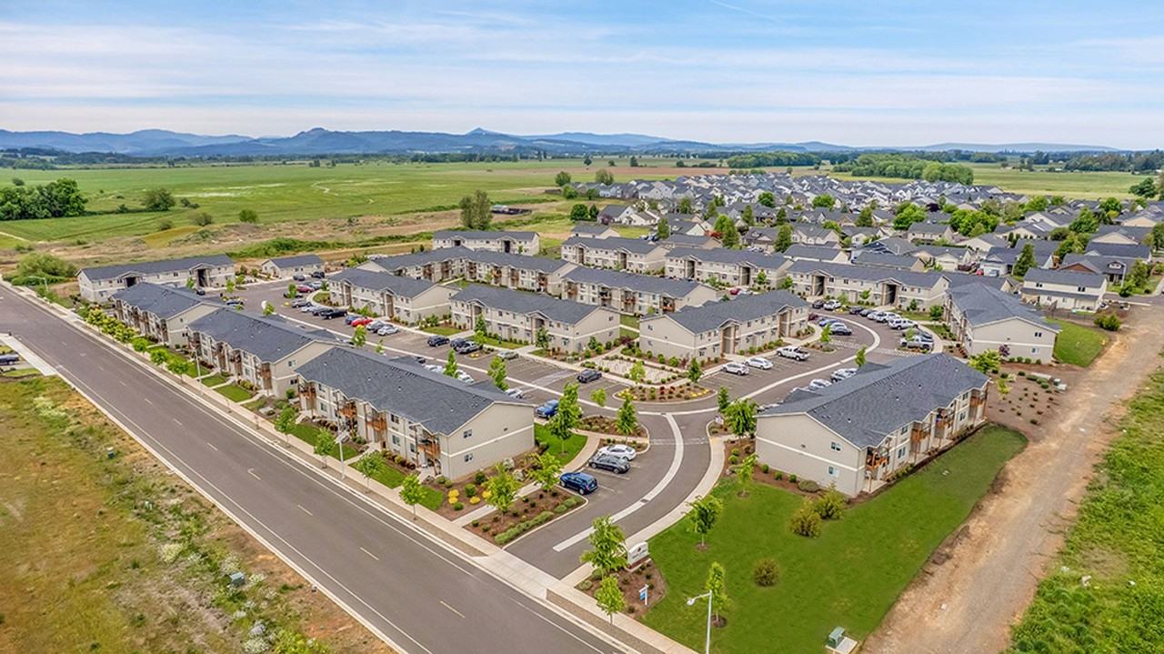 2250 W 10th Ave - Photo 7 of 26