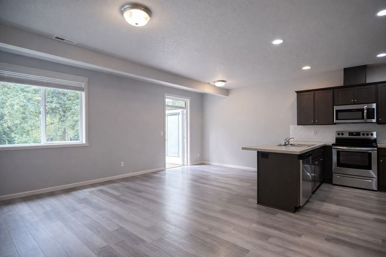 193 Cloverdale Rd #C - Photo 6 of 23