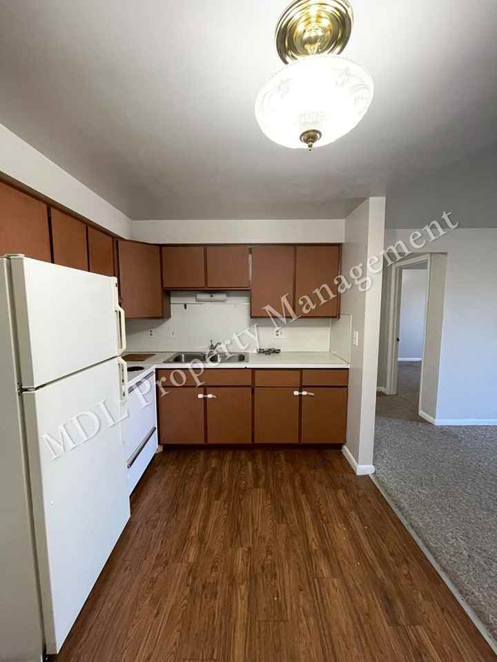 121 N Woodbridge - Photo 2 of 17