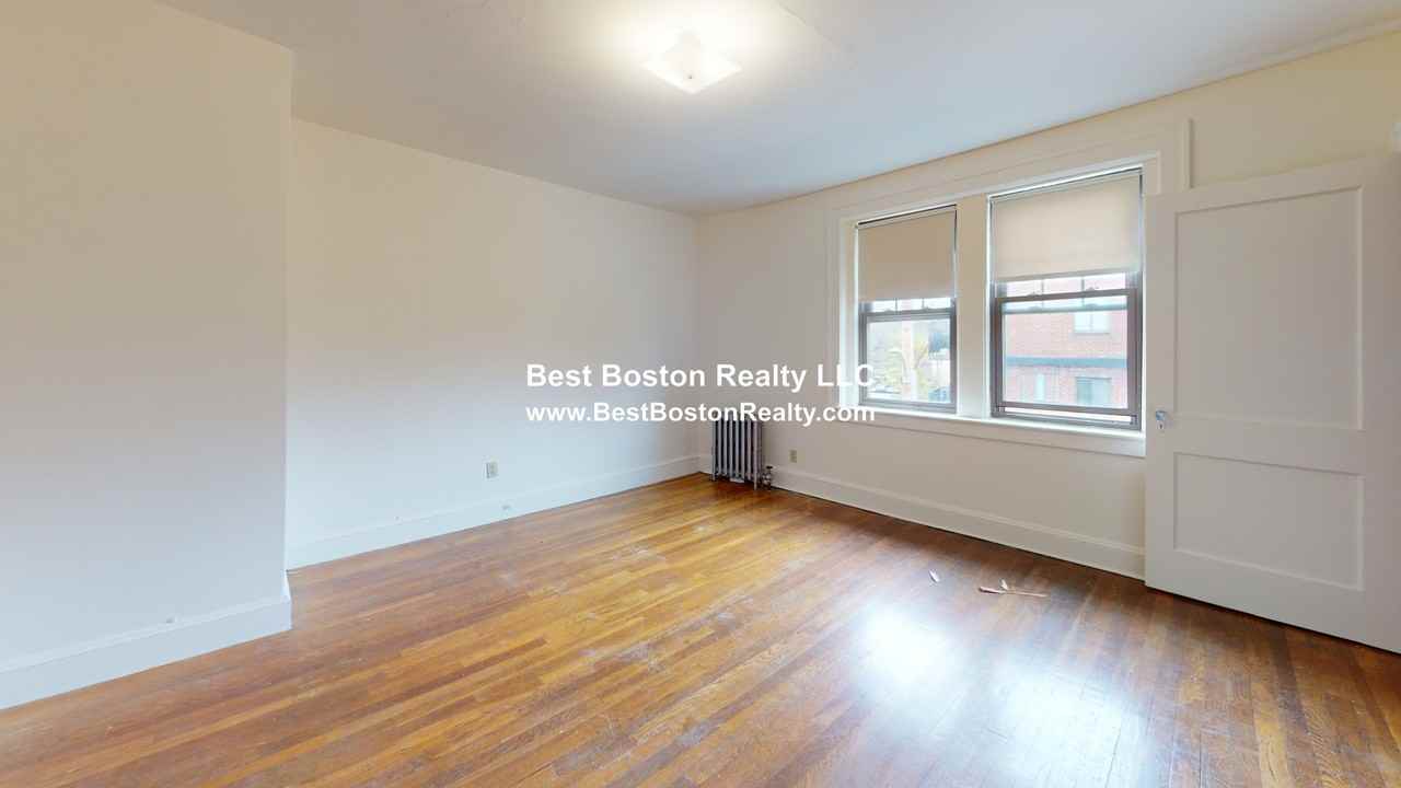 22 W Wyoming Ave #26 - Photo 2 of 8
