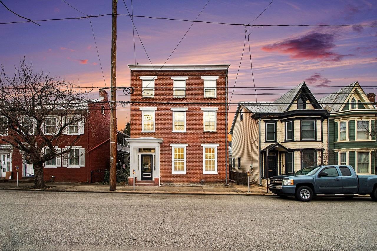 145 S Pitt St - Photo 3 of 38
