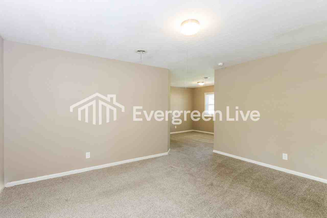 3357 Wedgewood Dr - Photo 3 of 15