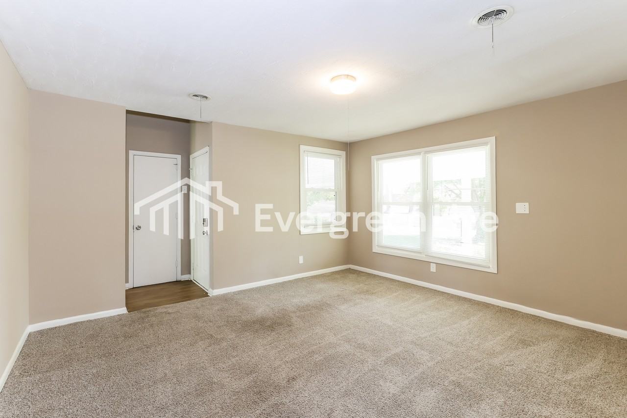 3357 Wedgewood Dr - Photo 4 of 15