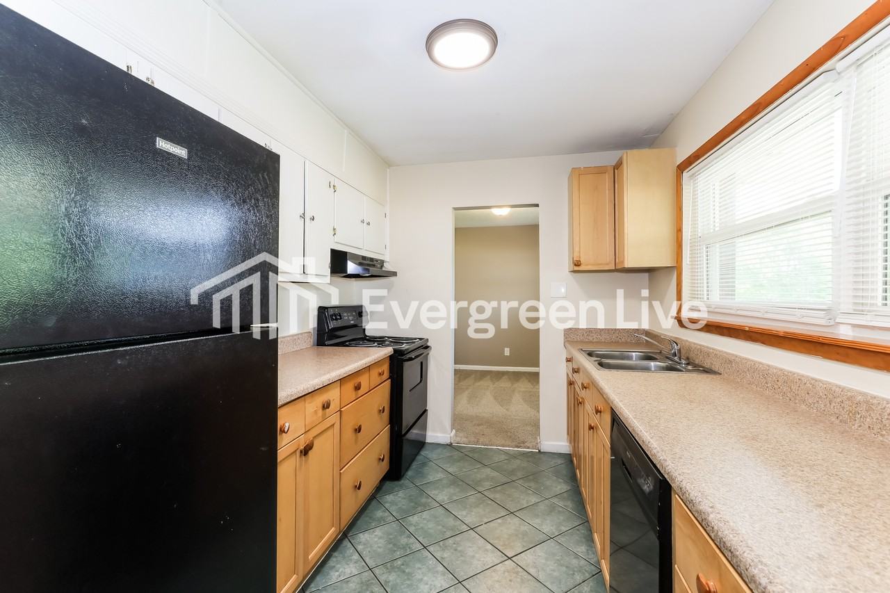 3357 Wedgewood Dr - Photo 7 of 15
