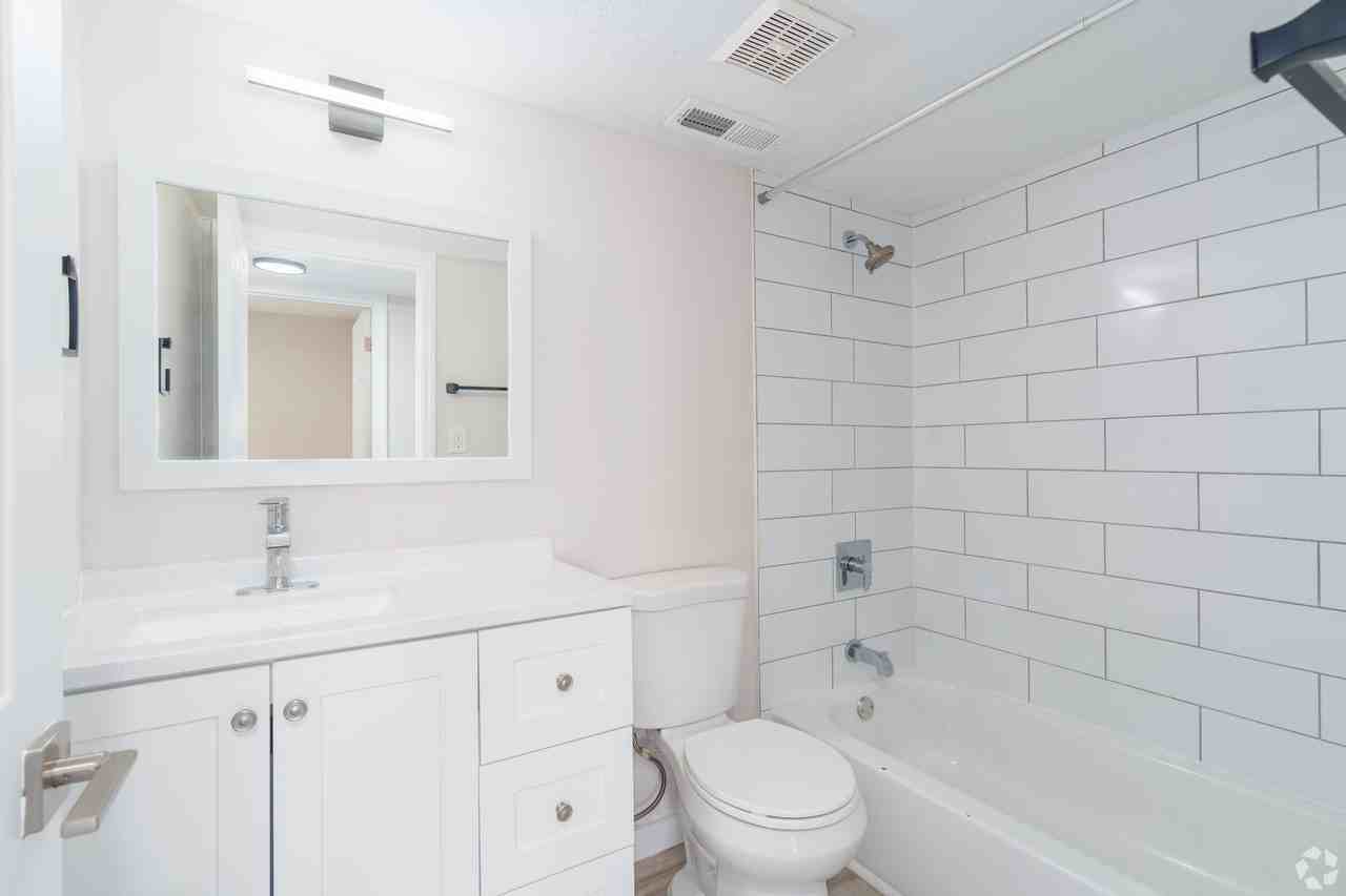 The Oaks Apartments - Photo 3 of 39