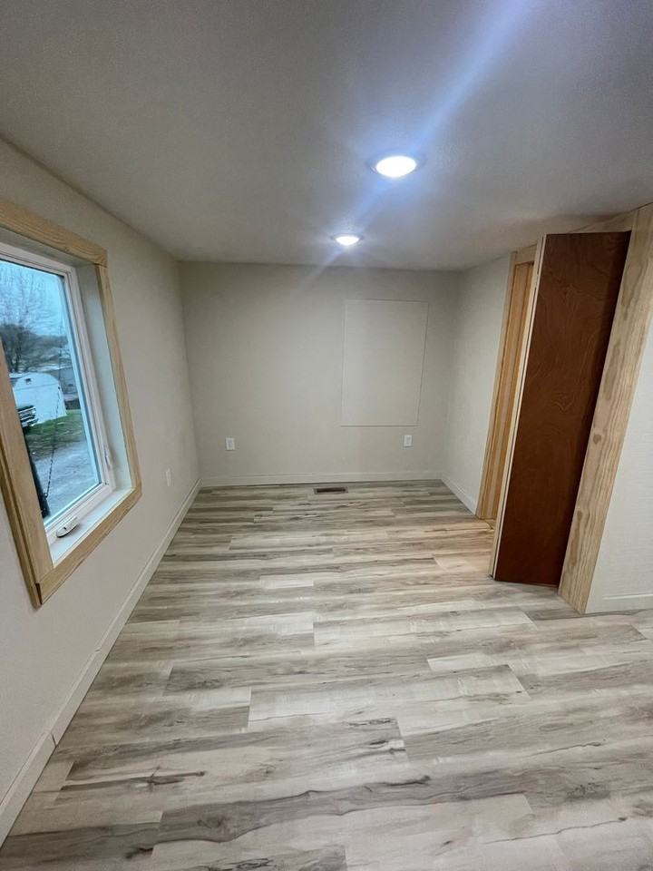 422 Thompson Ave - Photo 2 of 5
