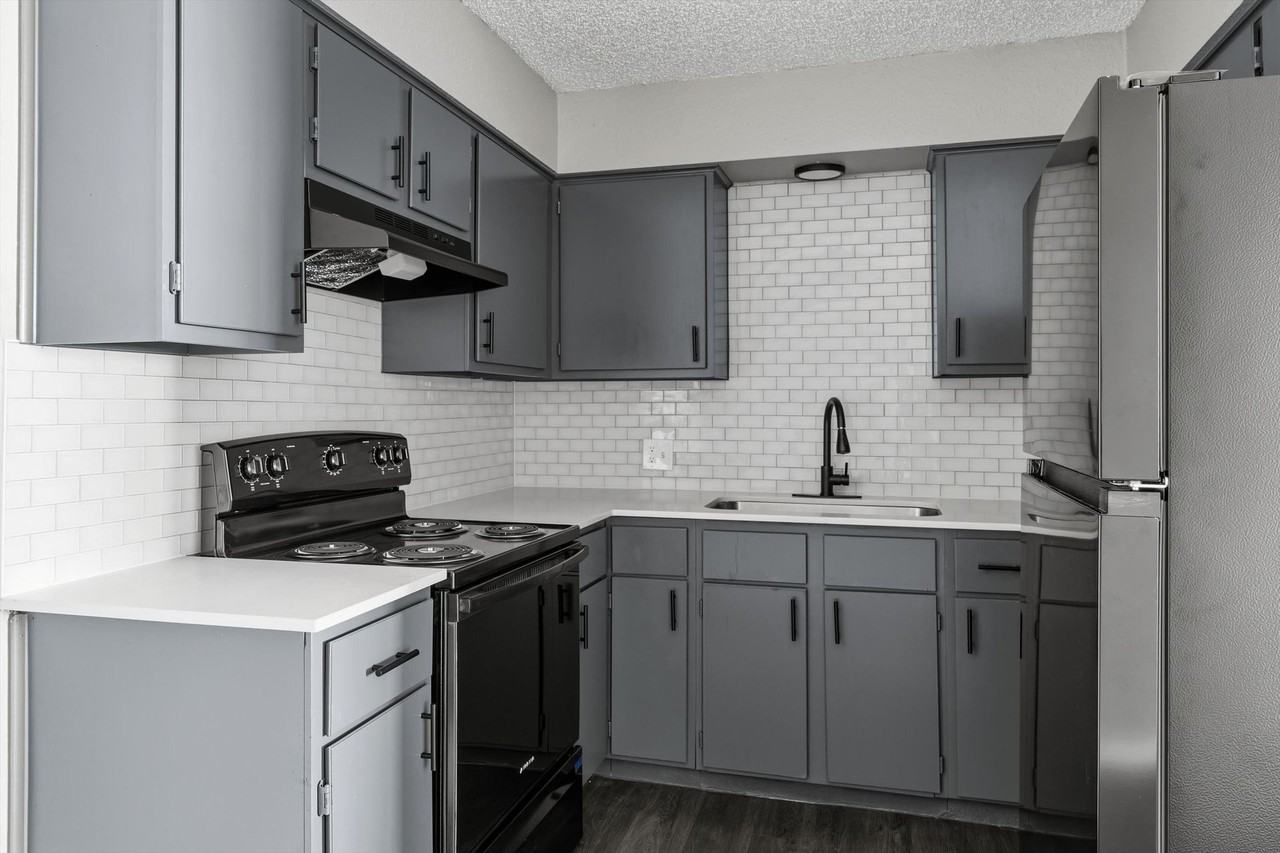 Rosemont Apartments - Photo 3 of 23