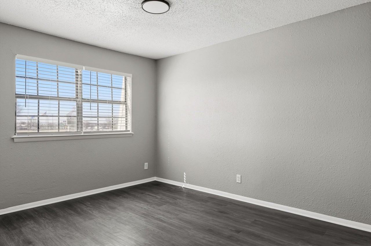 Rosemont Apartments - Photo 4 of 23