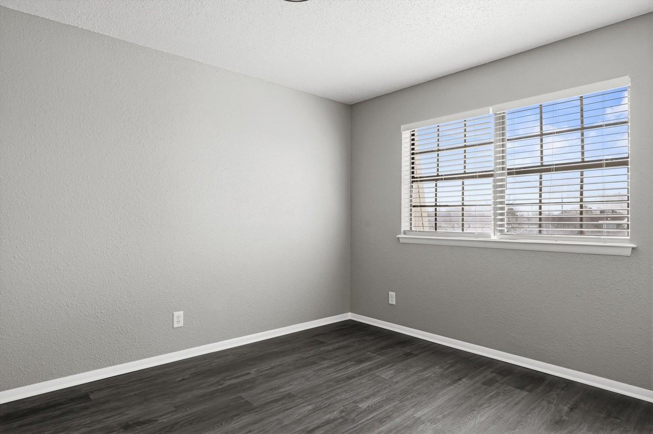 Rosemont Apartments - Photo 6 of 23
