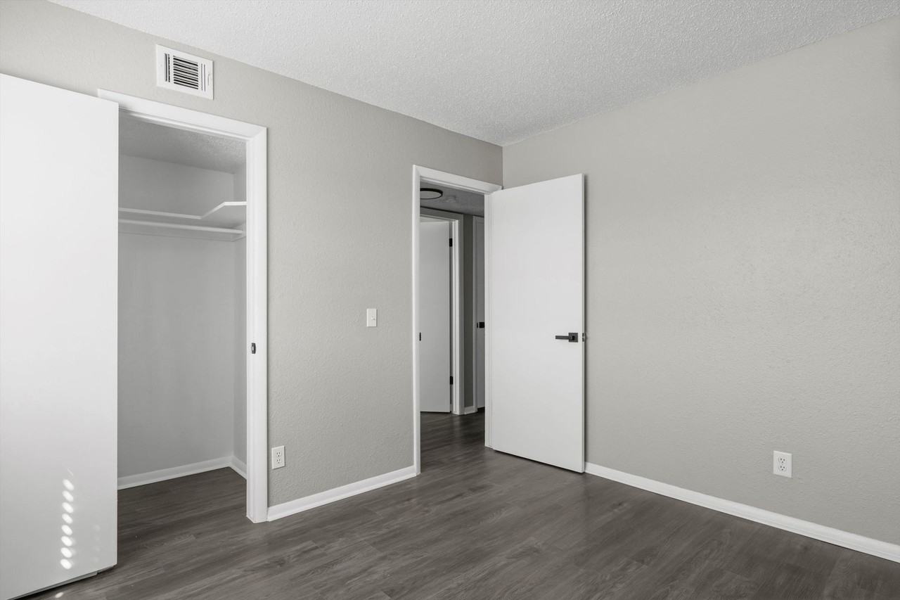 Rosemont Apartments - Photo 7 of 23