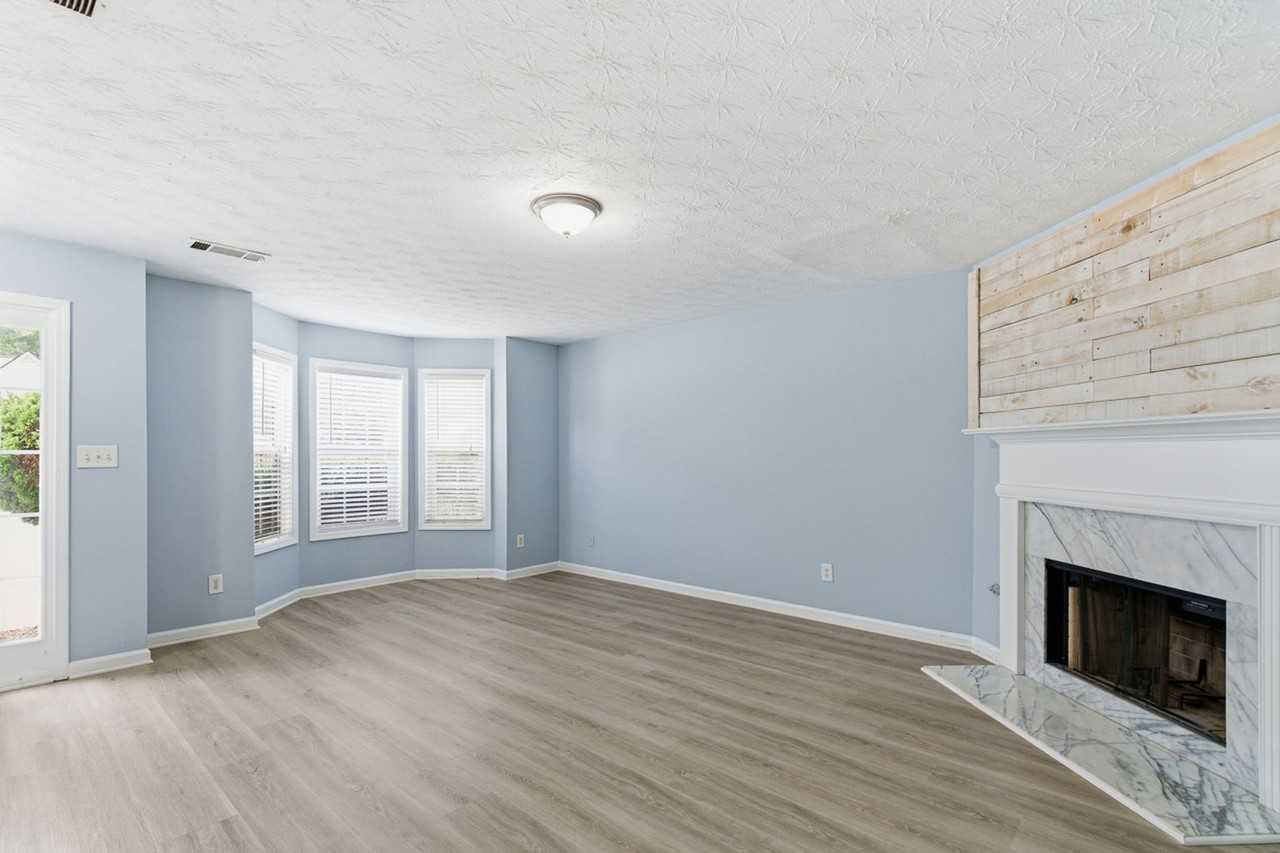1145 Grace Dr - Photo 3 of 38