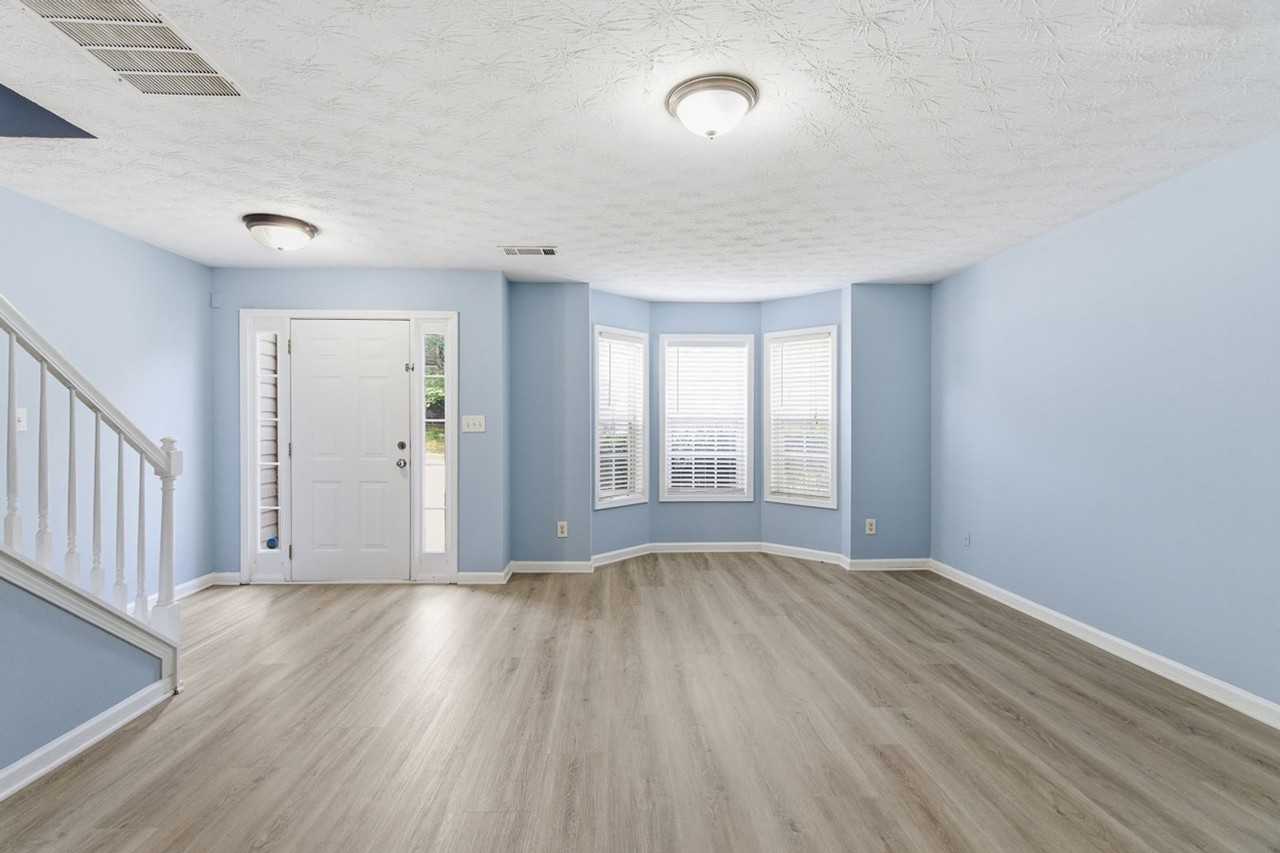 1145 Grace Dr - Photo 4 of 38