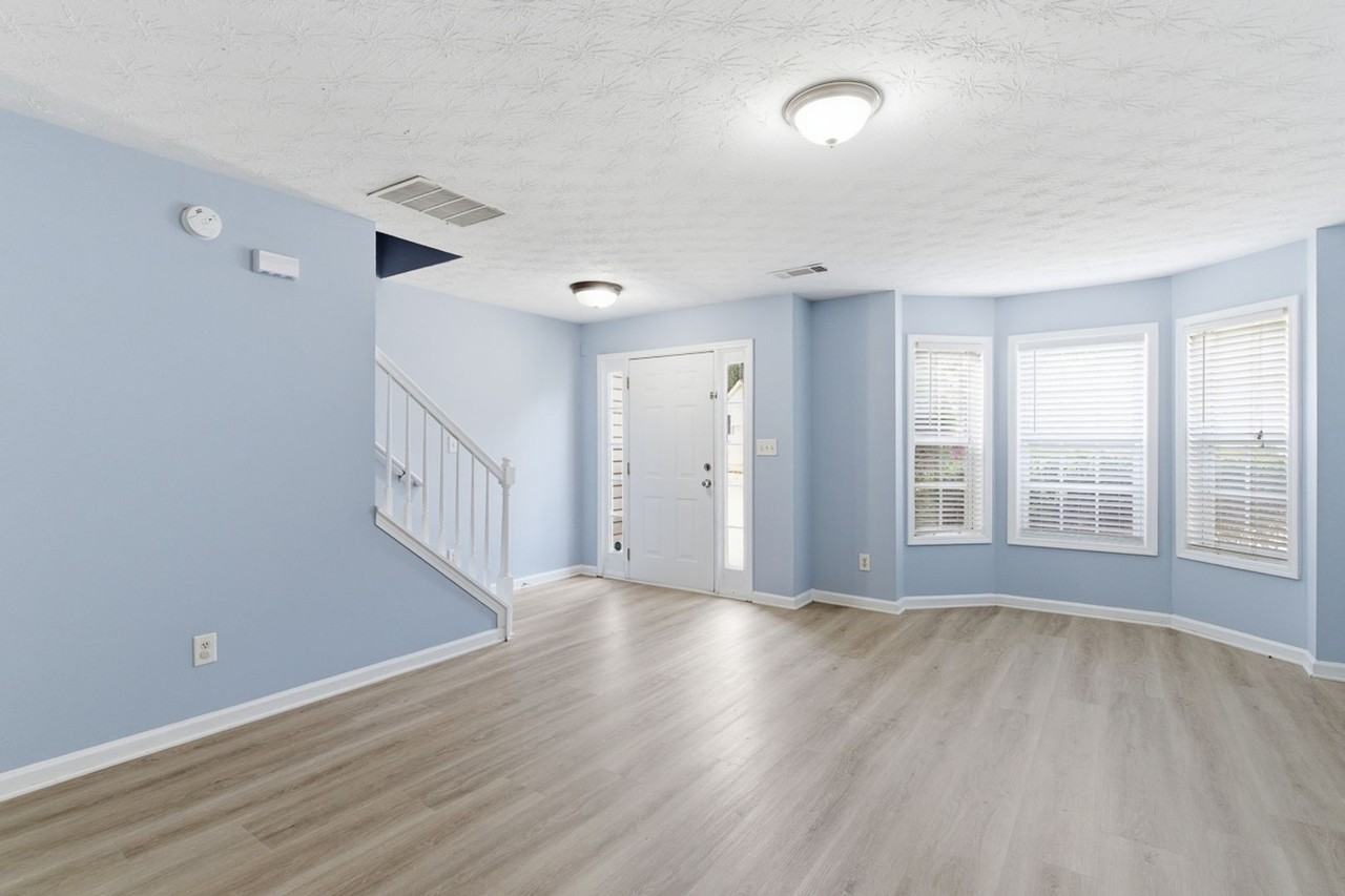 1145 Grace Dr - Photo 5 of 38