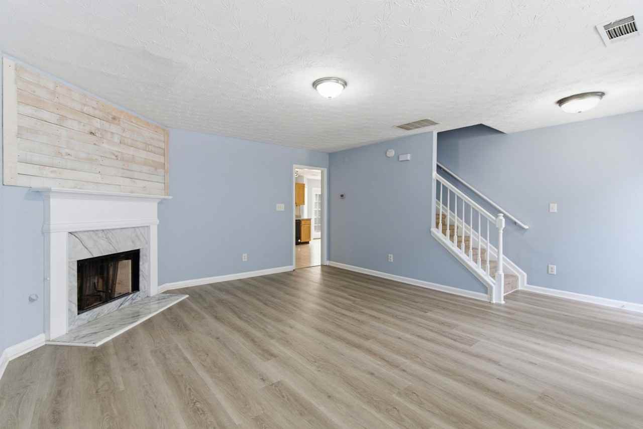 1145 Grace Dr - Photo 6 of 38
