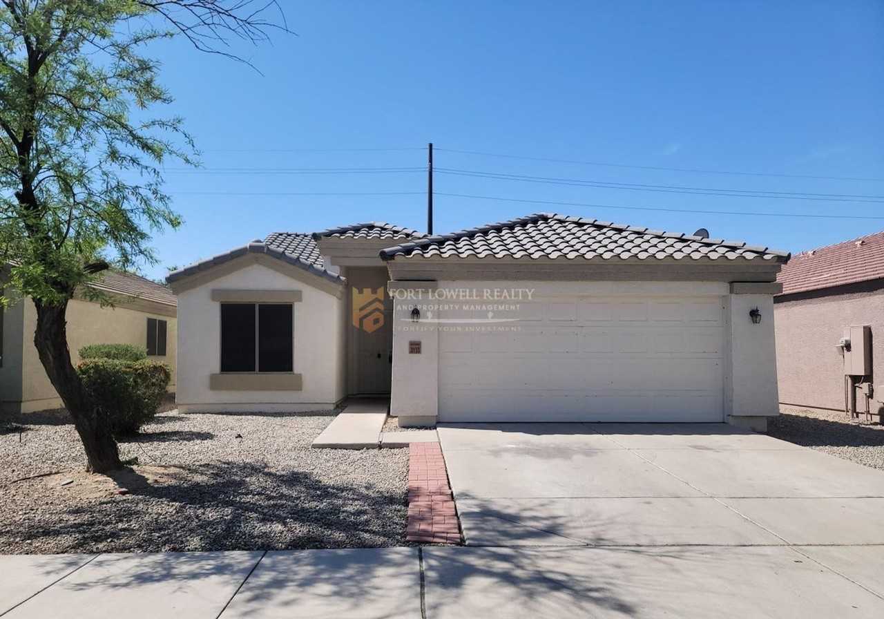 3133 W Huntington Dr