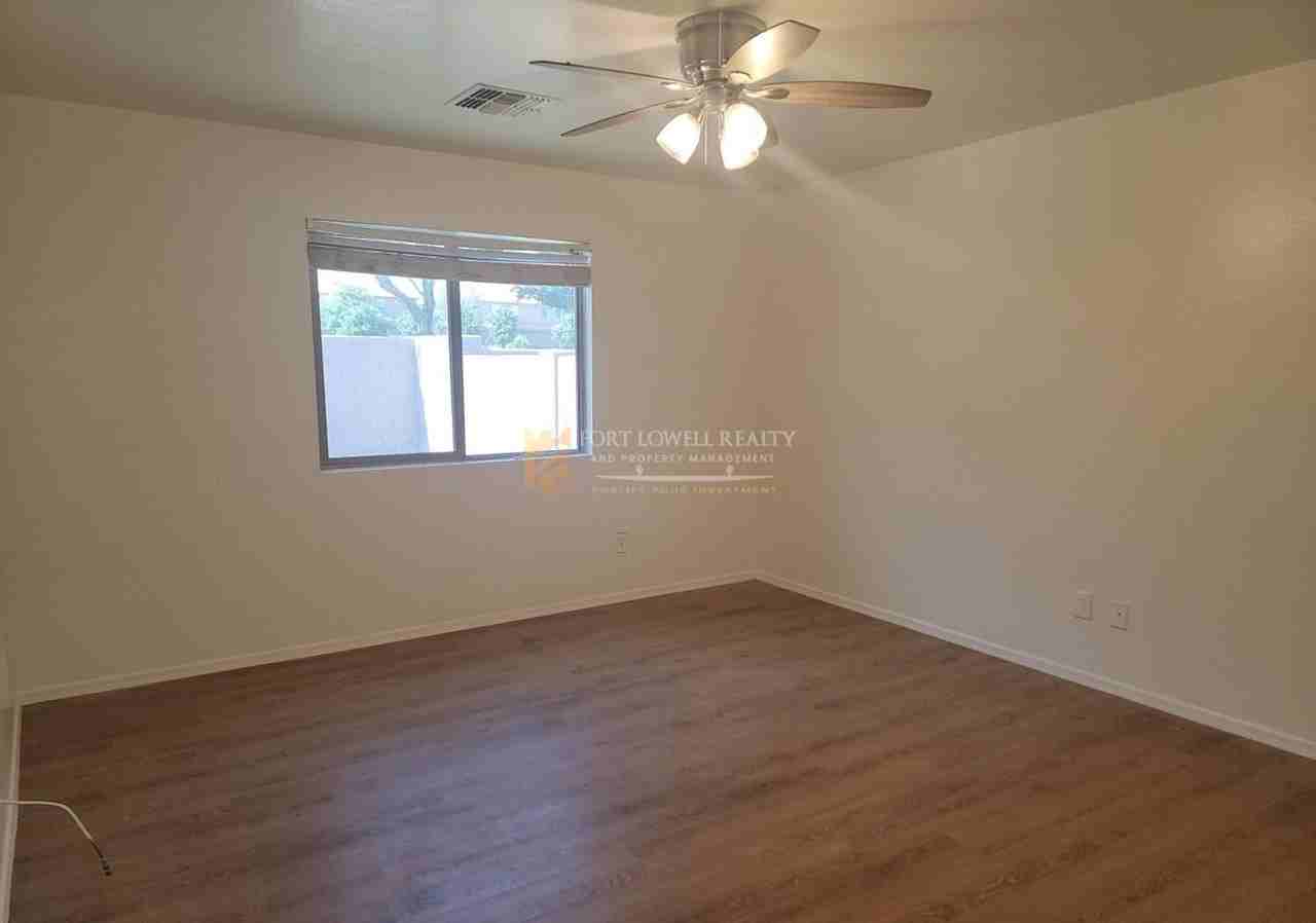 3133 W Huntington Dr - Photo 7 of 15