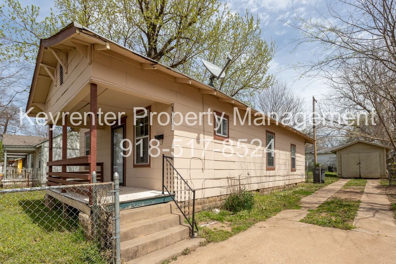1607 N Lewis Pl - Photo 2 of 31