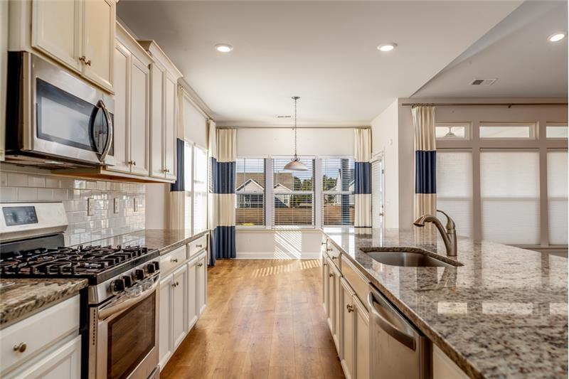 1208 Ficus Dr - Photo 6 of 40