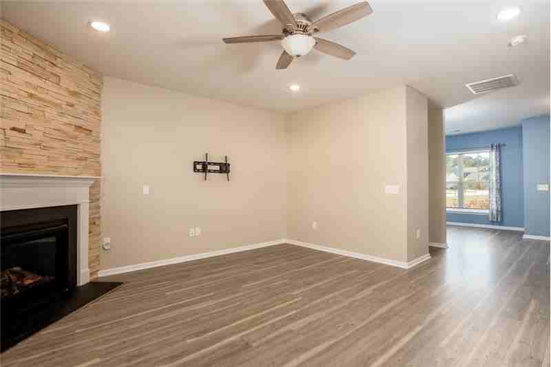 5700 Redgum Dr - Photo 6 of 50