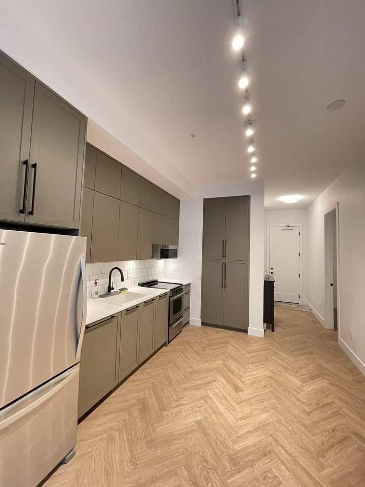 13933 105 Boulevard - Photo 4 of 18
