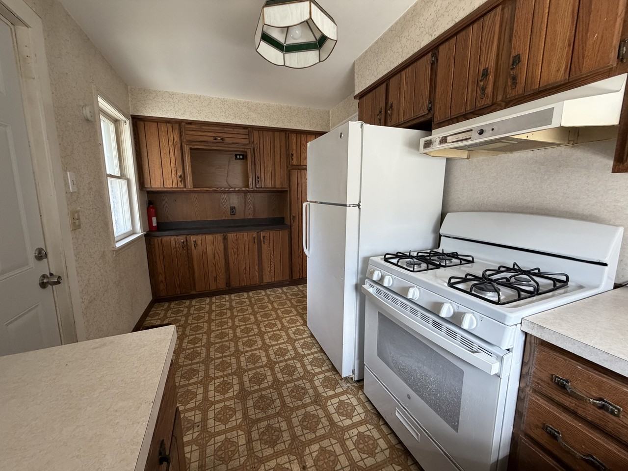 909 Mackinaw St - Photo 3 of 15