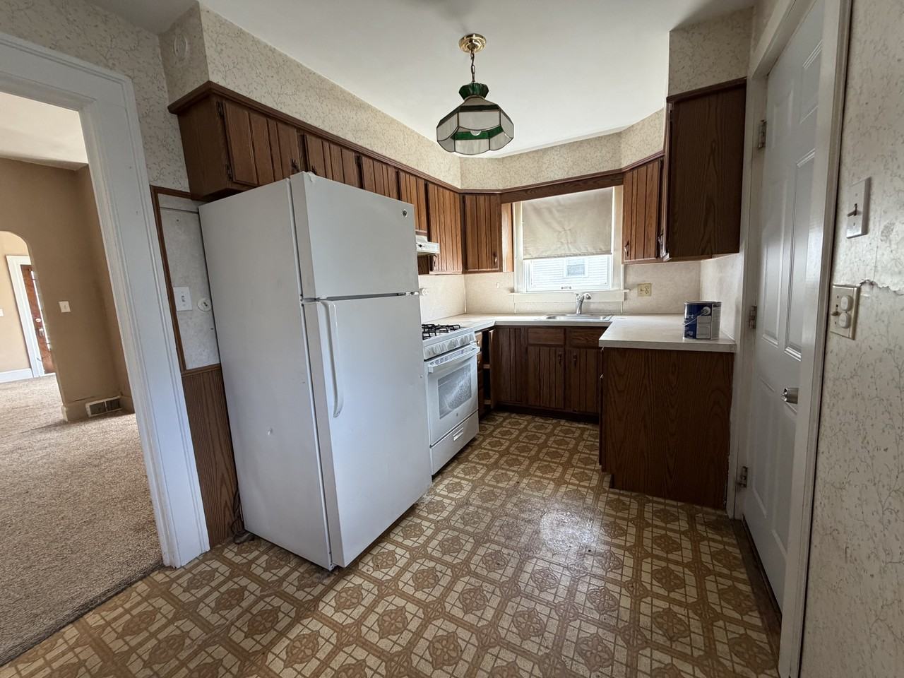 909 Mackinaw St - Photo 4 of 15