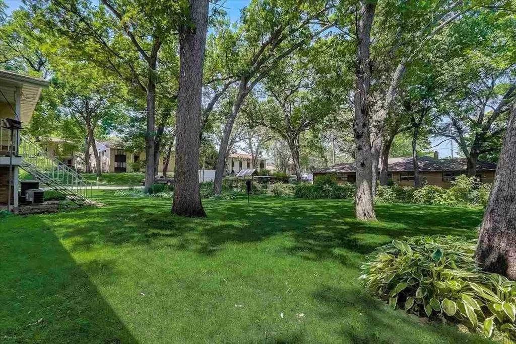 2714 Ardsley Ln #2714 - Photo 3 of 26