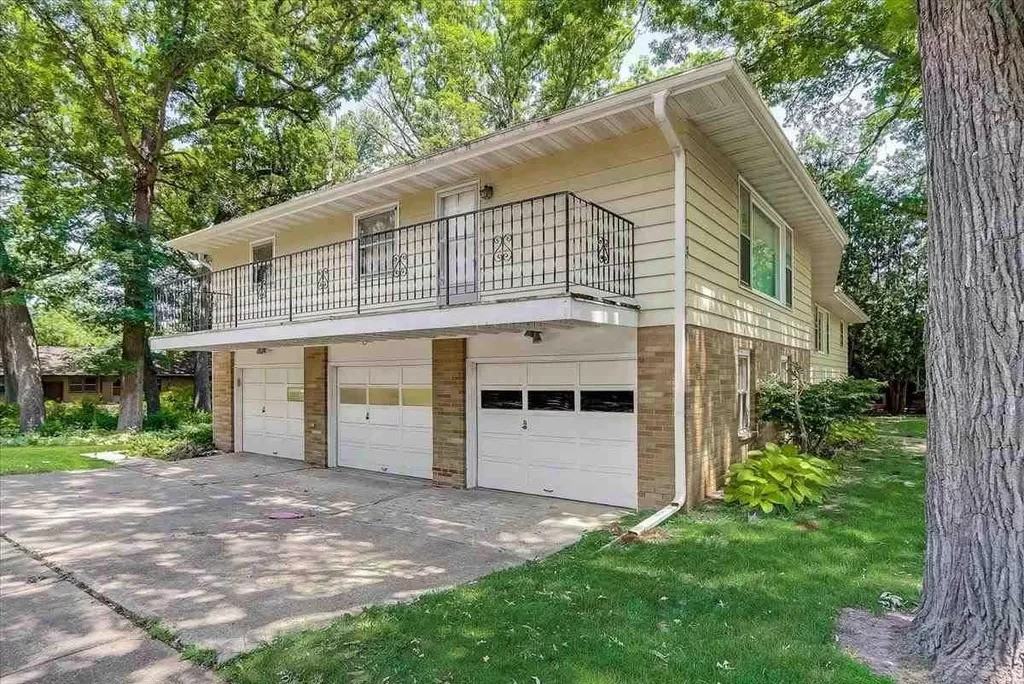 2714 Ardsley Ln #2714 - Photo 4 of 26