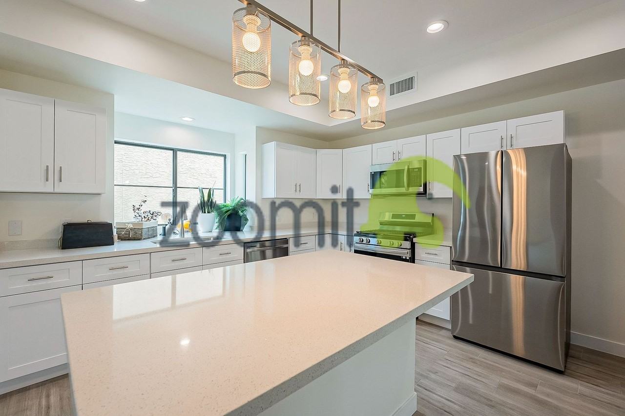 1020 E Spence Ave #1003 - Photo 3 of 42