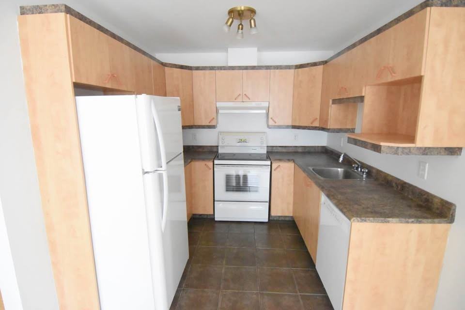 470 Boulevard des Grives - Photo 4 of 13