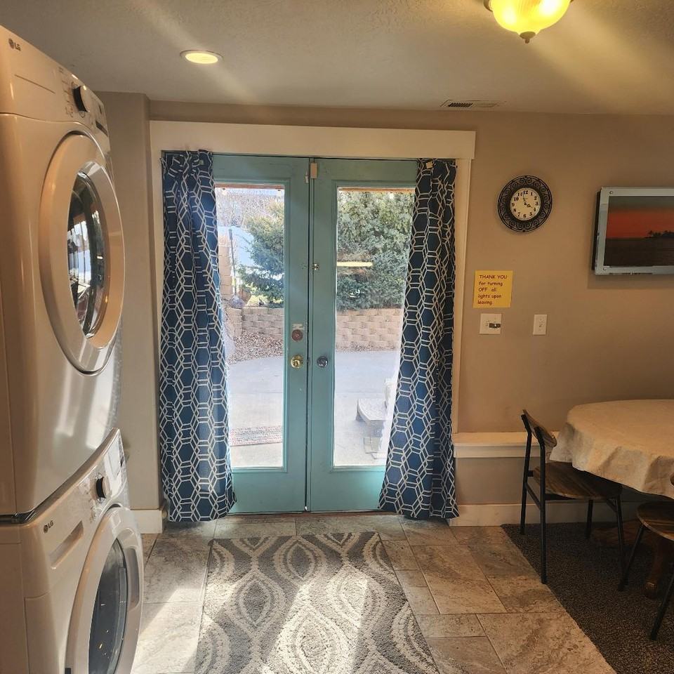 33 West 1600 South Street - Photo 7 of 17