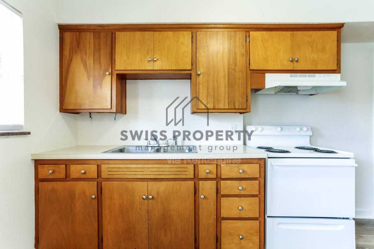 4185 Indianola Ave - Photo 6 of 10