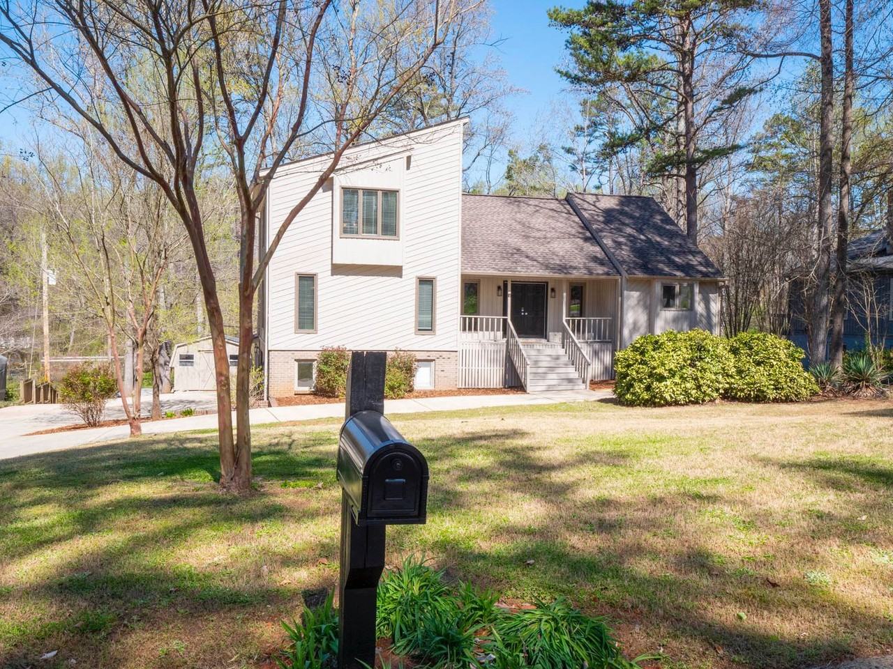 3917 Singletree Rd - Photo 3 of 50