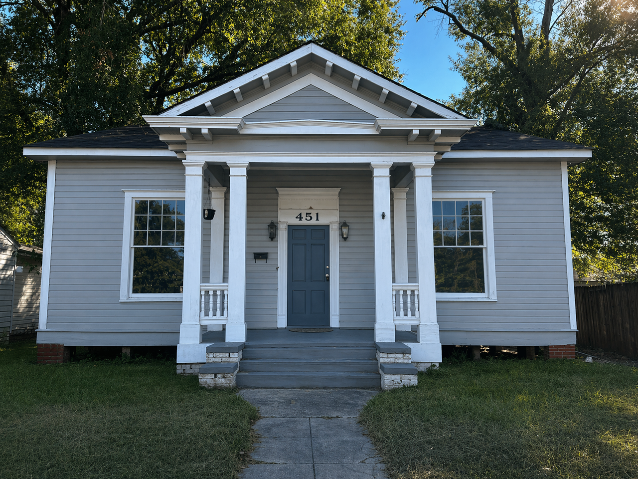 451 Dalzell St