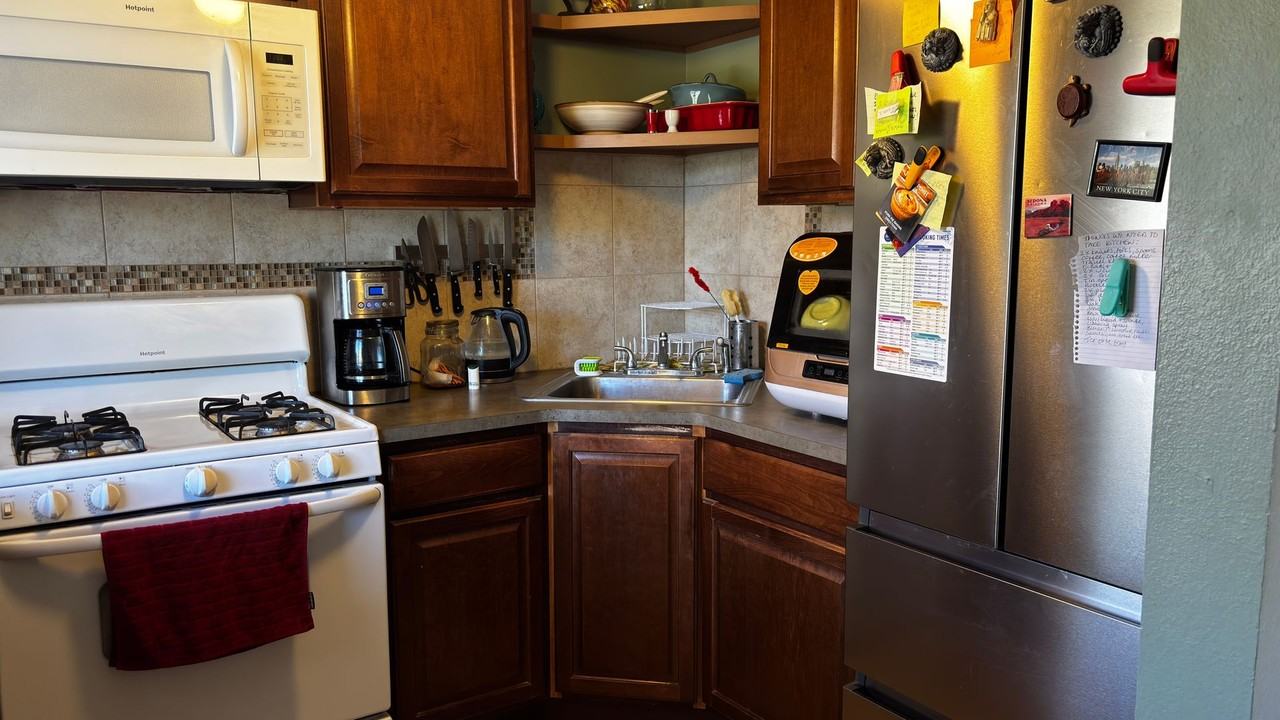 390 Cedar St #19 - Photo 2 of 13