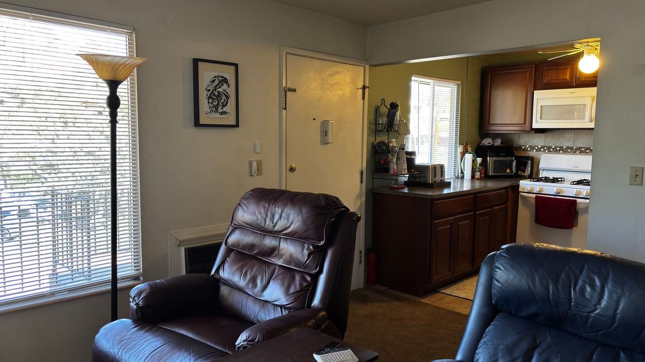 390 Cedar St #19 - Photo 4 of 13