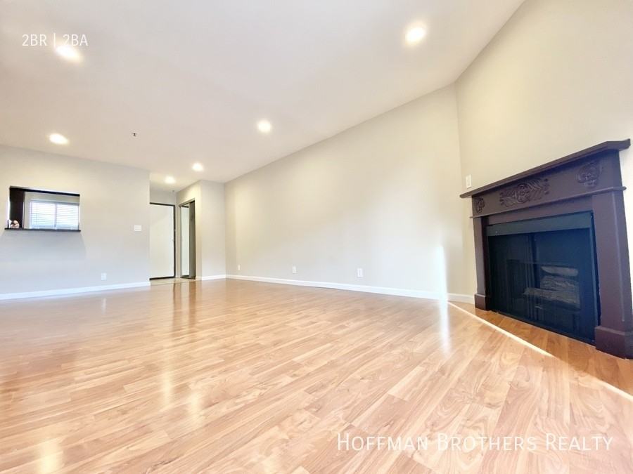 8722 Burton Way Property - Photo 2 of 10