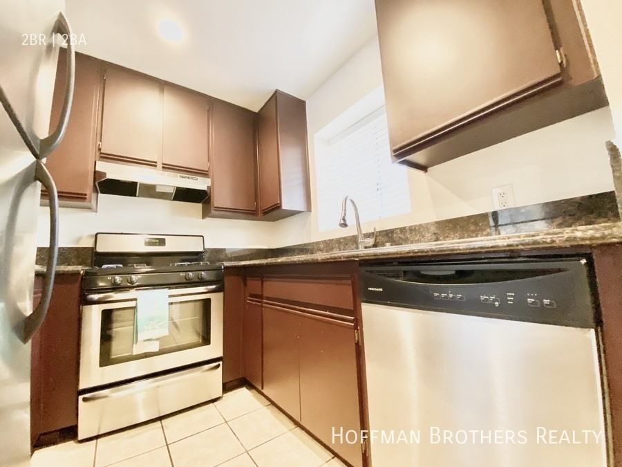 8722 Burton Way Property - Photo 3 of 10