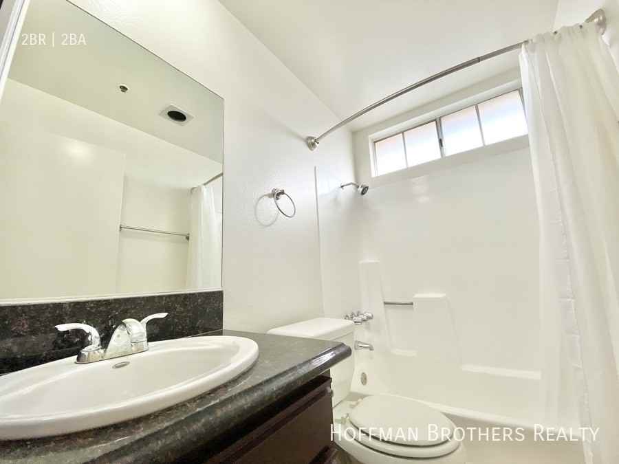 8722 Burton Way Property - Photo 4 of 10