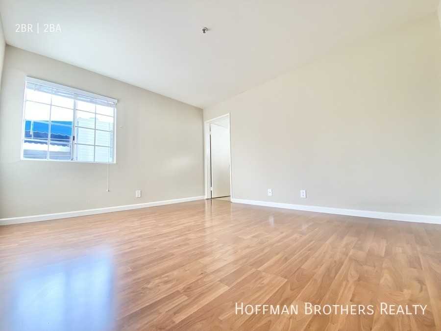 8722 Burton Way Property - Photo 6 of 10