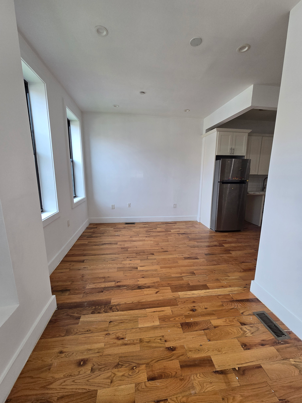 195 Herzl St ##1a - Photo 6 of 17