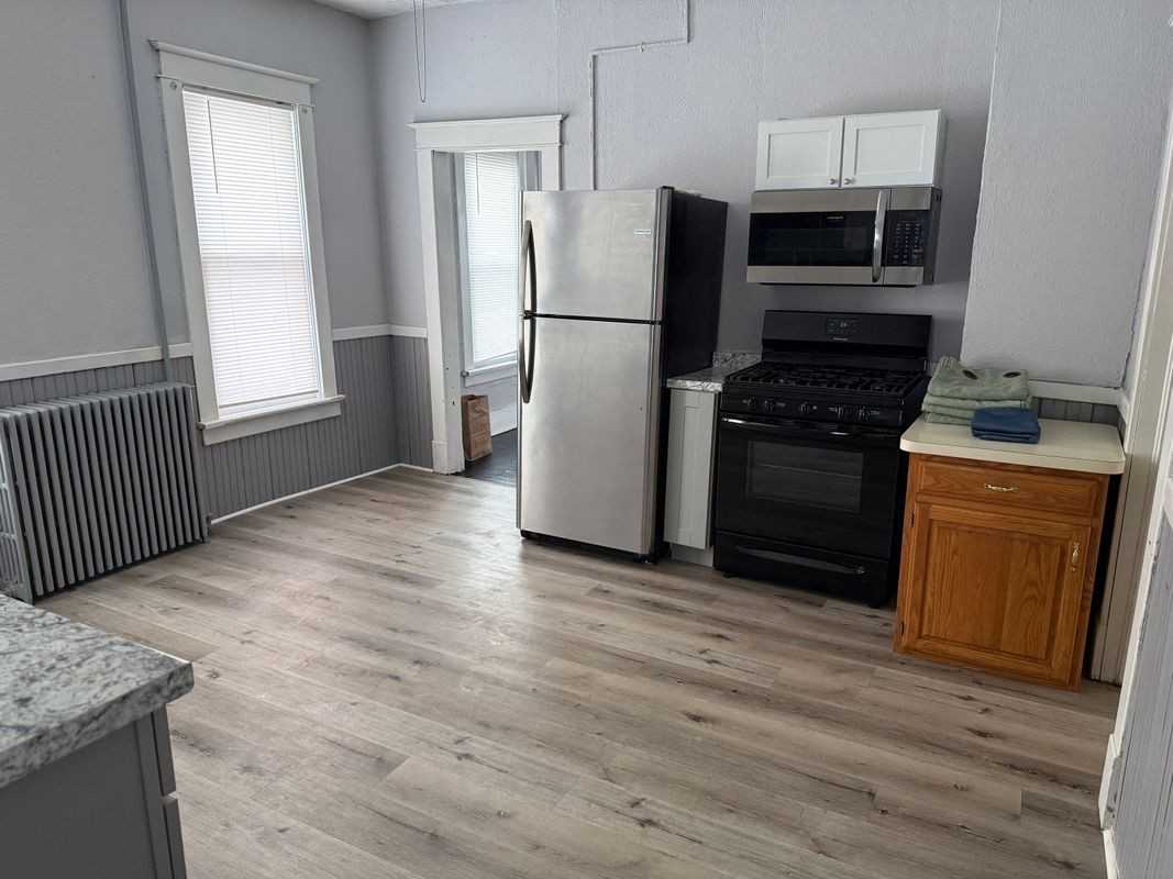 2426 Clark Ave - Photo 2 of 10