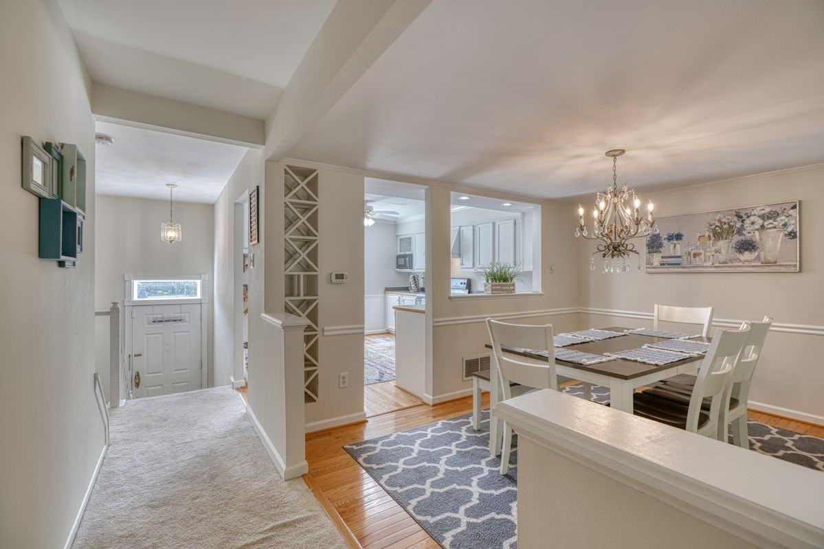 18 Collis Ct - Photo 5 of 33