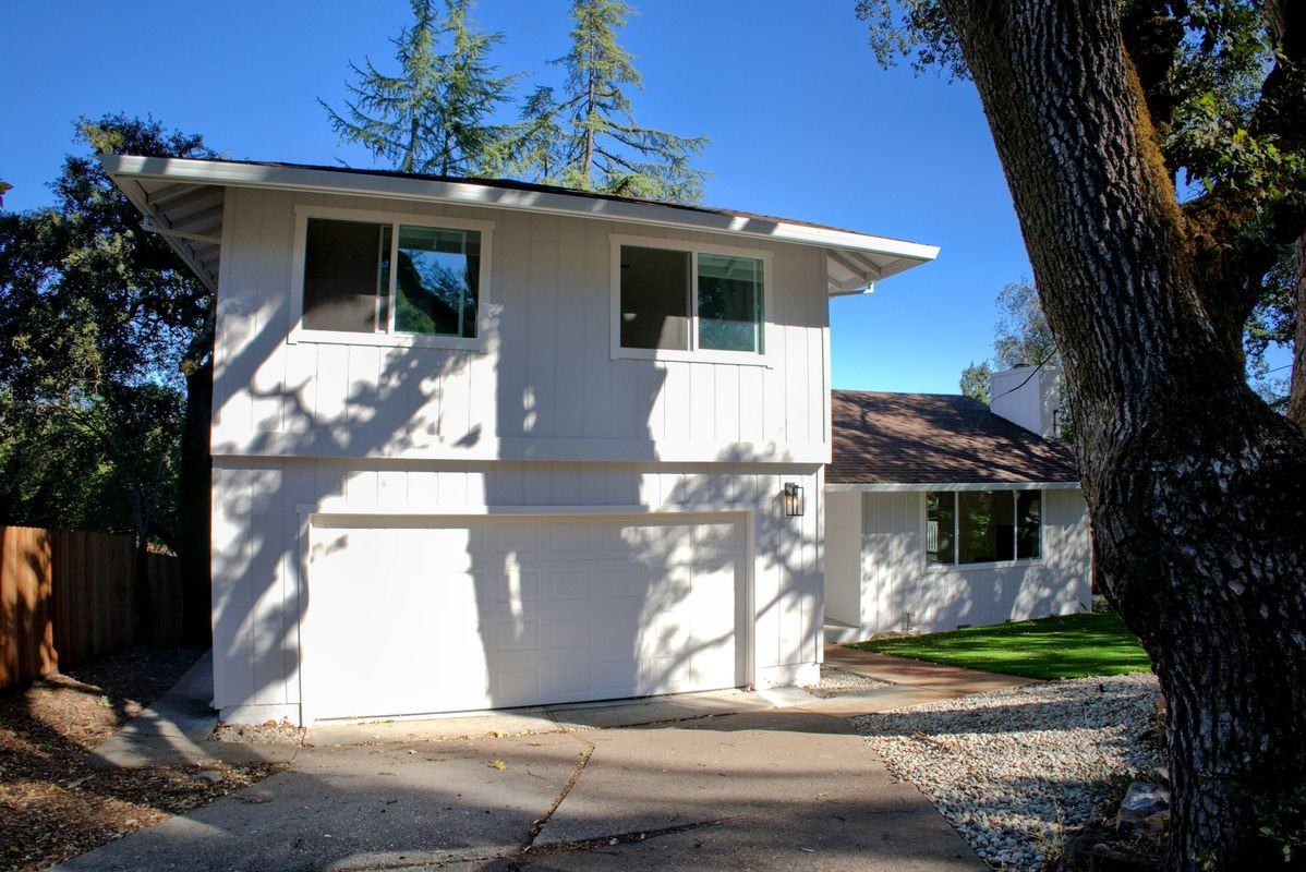 604 Los Olivos Rd - Photo 2 of 32