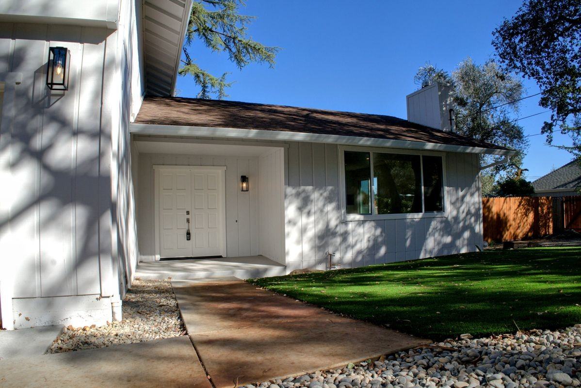 604 Los Olivos Rd - Photo 4 of 32