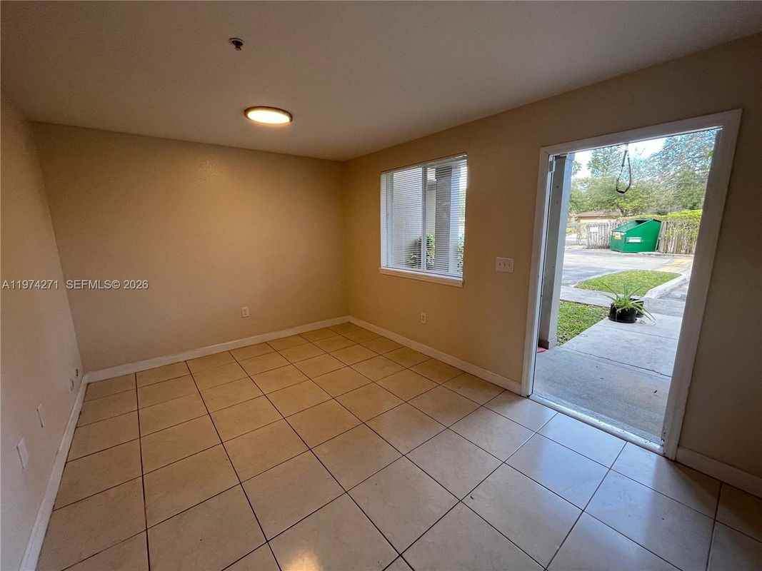 14162 Nw 17th Ave - Photo 3 of 31