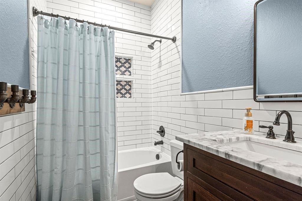 2710 Golden Creek Ln - Photo 4 of 7